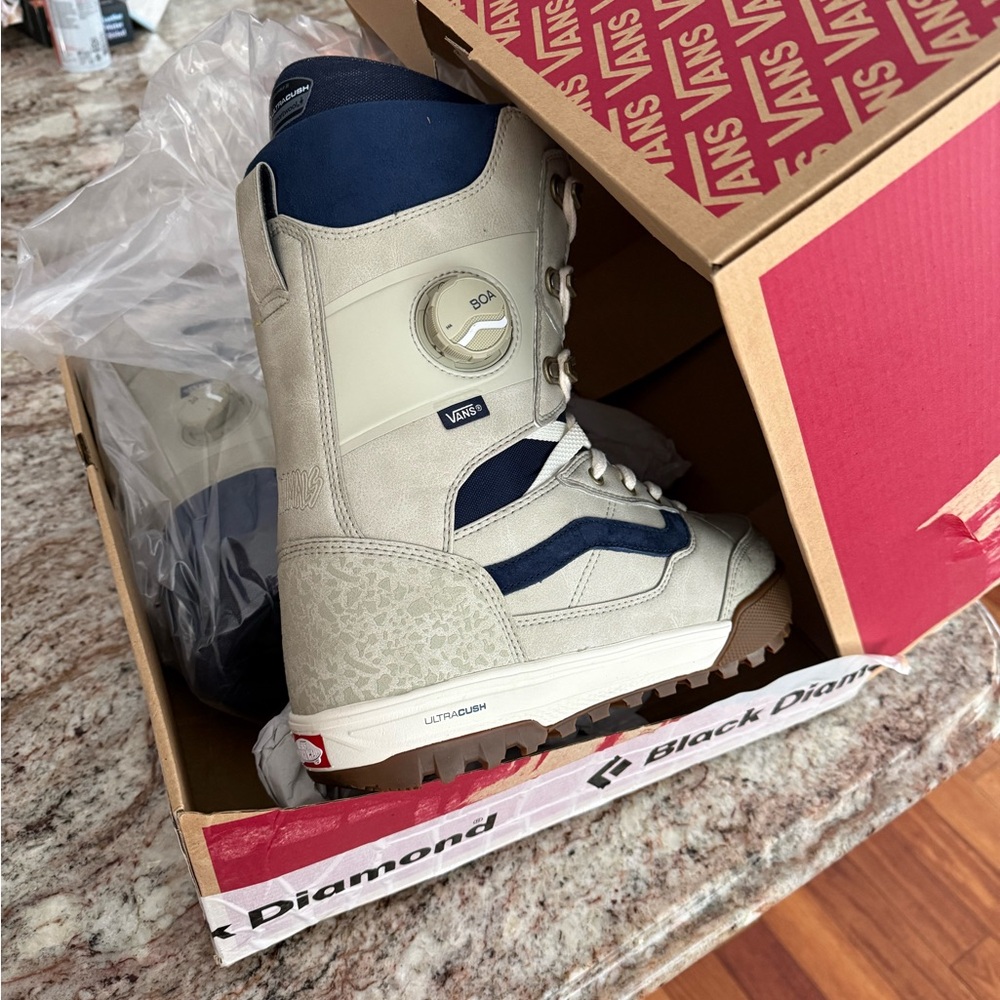 Vans Invado Pro Snowboard Boots - Picture 5 of 16